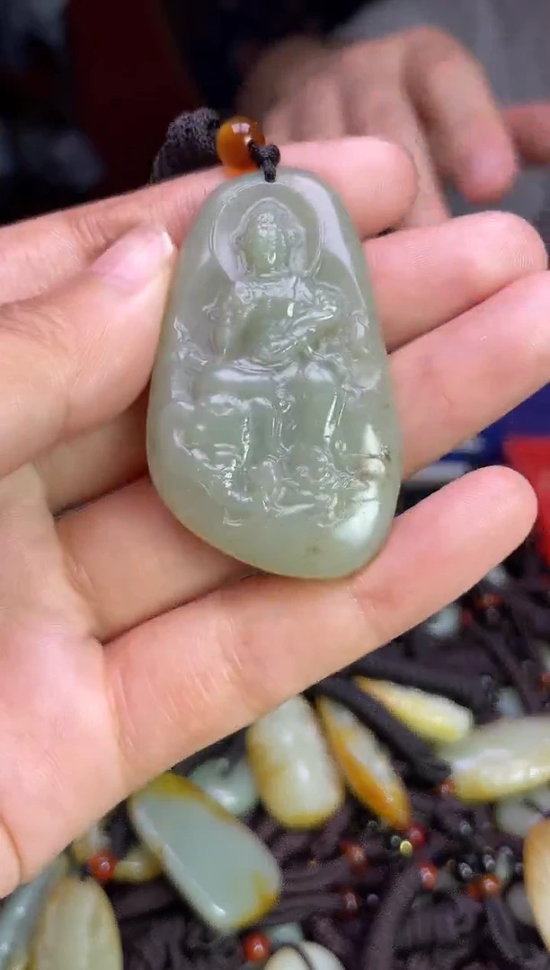 未镶嵌和田玉挂件1