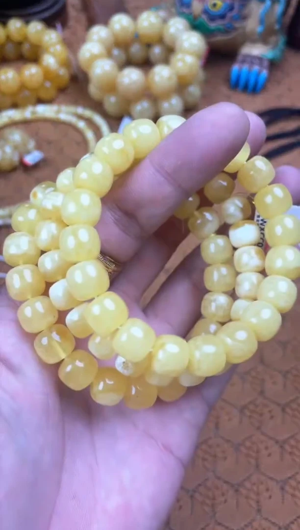 未镶嵌蜜蜡裸石WMLWX001多样性发其中一件