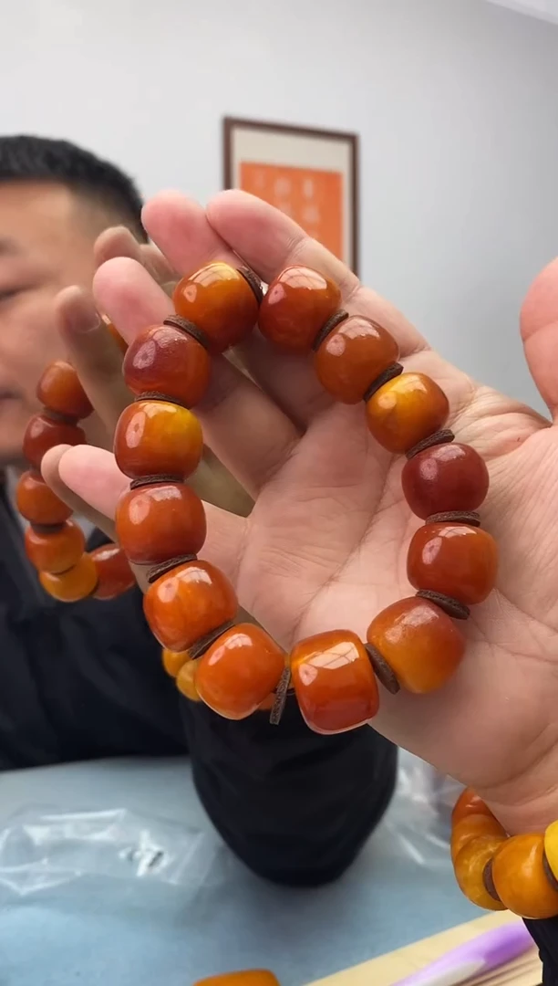 琥珀未镶嵌珠宝奇石假一罚十，微瑕发一件060