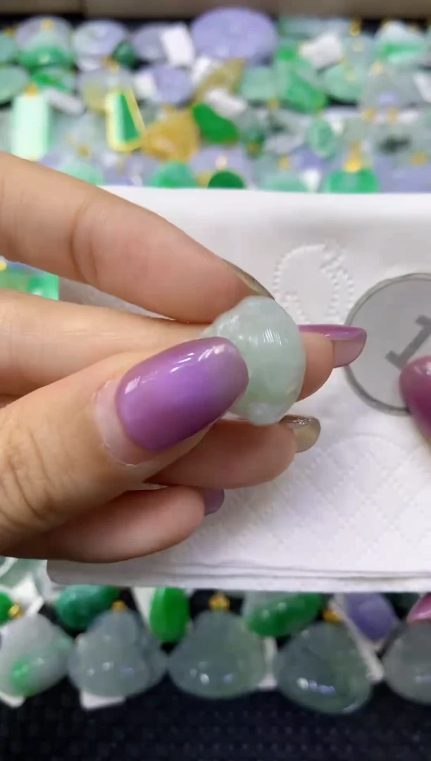 颈饰未镶嵌翡翠天然缅甸翡翠A货