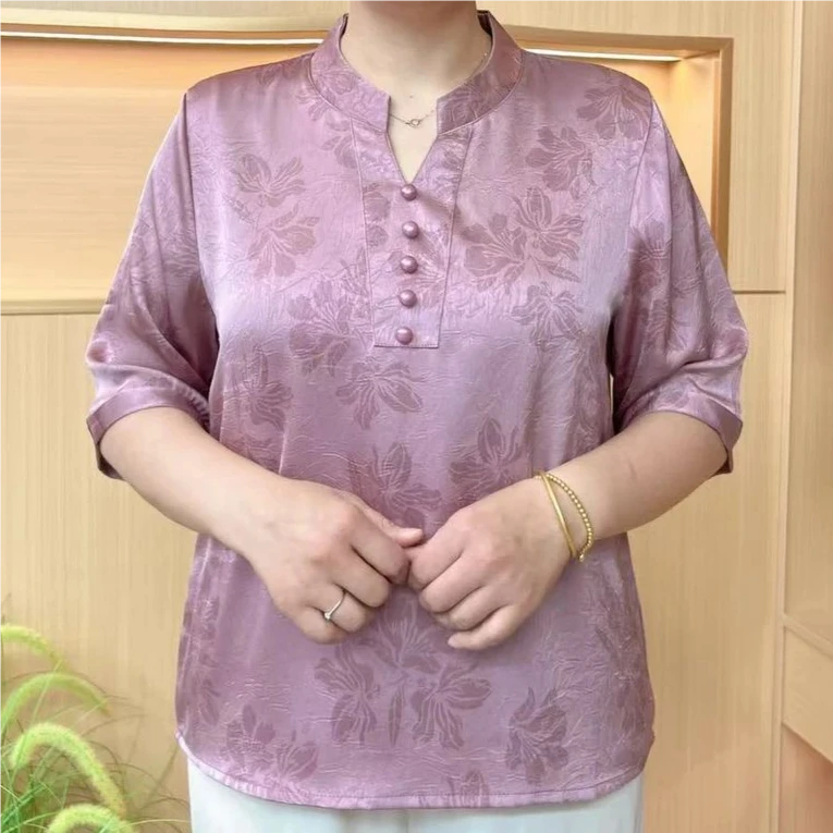 新款夏季薄款凉凉上衣大码宽松时尚V领扣子中老年妈妈T恤短袖上衣