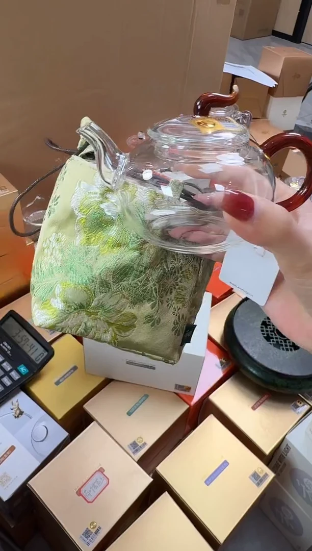 @@禾器晶彩丰登壶琥珀色+禾器茶室包春颜