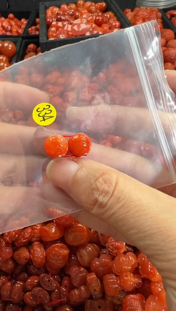 颈饰未镶嵌南红玛瑙1