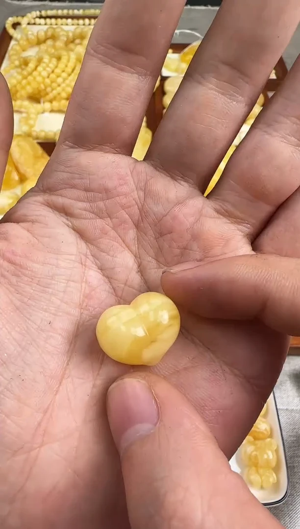 蜜蜡未镶嵌珠宝奇石蜜蜡