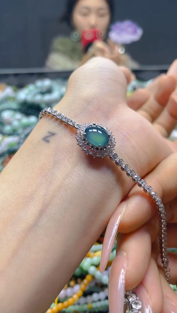 颈饰未镶嵌翡翠/M/翡翠A货，一件也是批发价