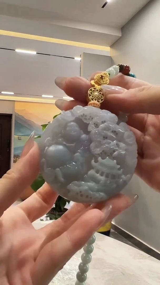 翡翠未镶嵌颈饰佛公