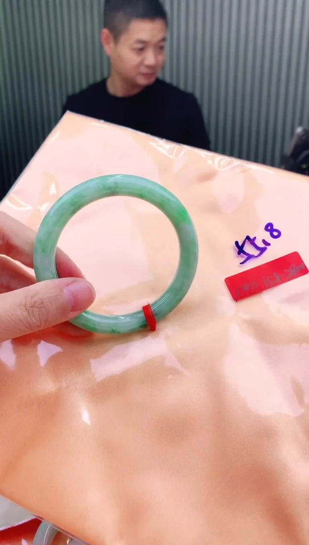 未镶嵌手镯翡翠55+