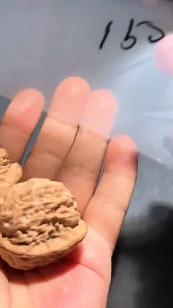【闪购商品】文玩核桃吊坠龙脉