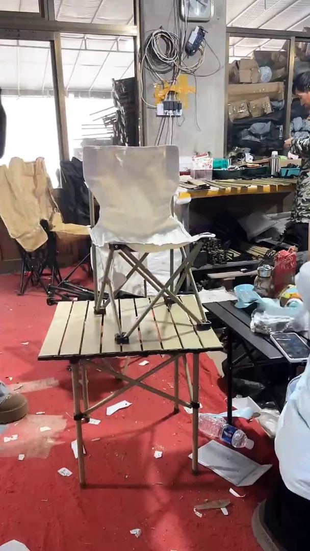 铁中号   折叠靠背   颜色随机