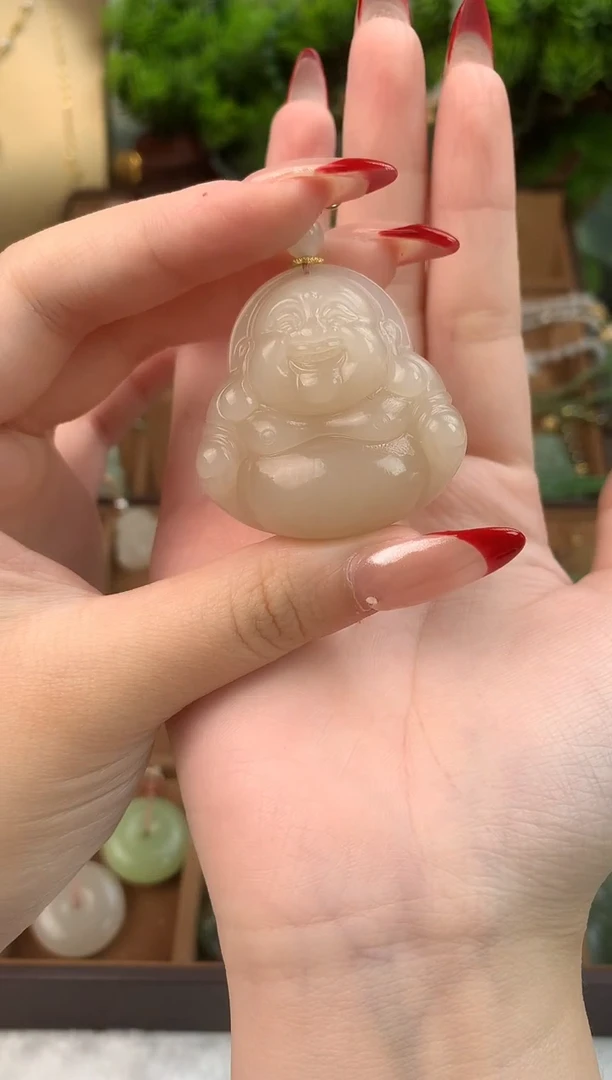 颈饰未镶嵌和田玉吊坠