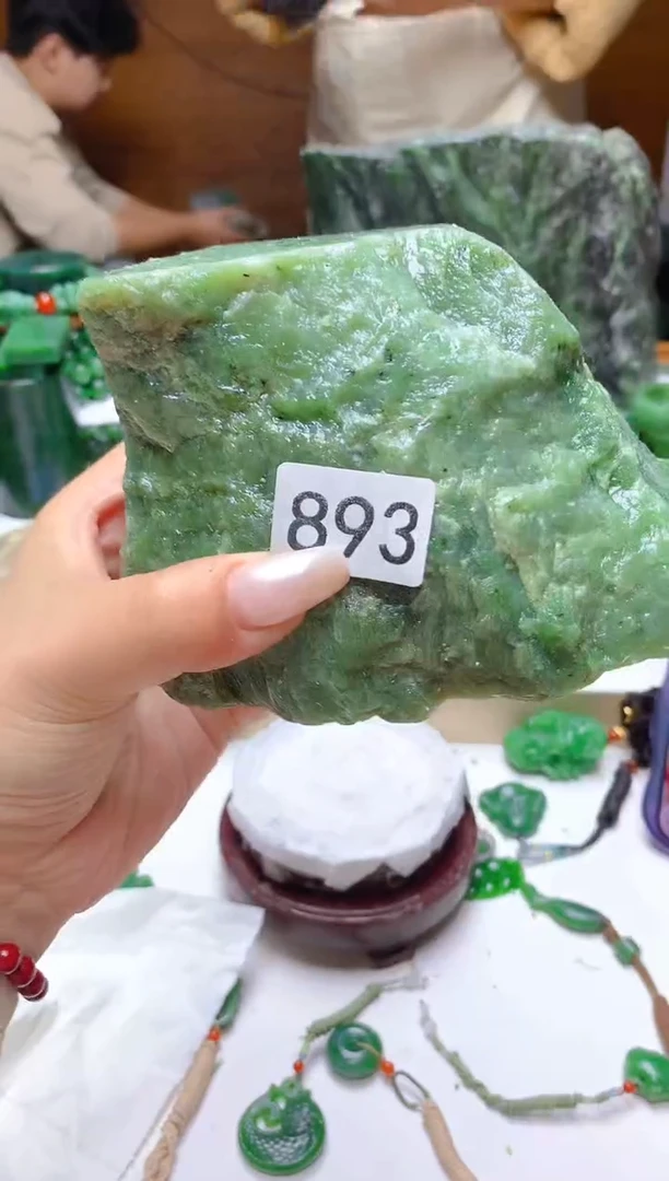 未镶嵌和田玉（碧玉）珠宝半成品0