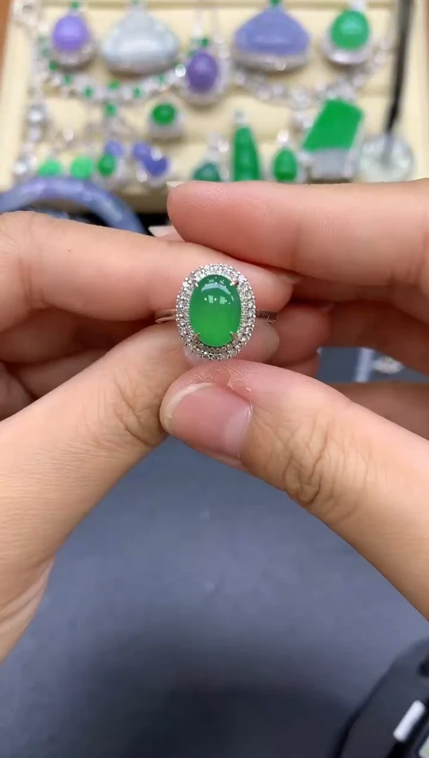 18K金镶嵌戒指翡翠小**?450-中国好珍宝