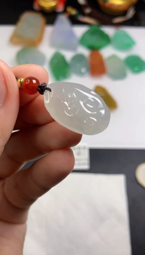 颈饰未镶嵌翡翠