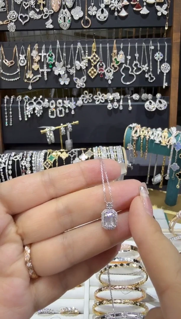 铂Pt950镶嵌实验室培育钻石项链