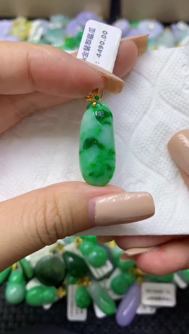 颈饰18K金镶嵌翡翠天然缅甸翡翠A货