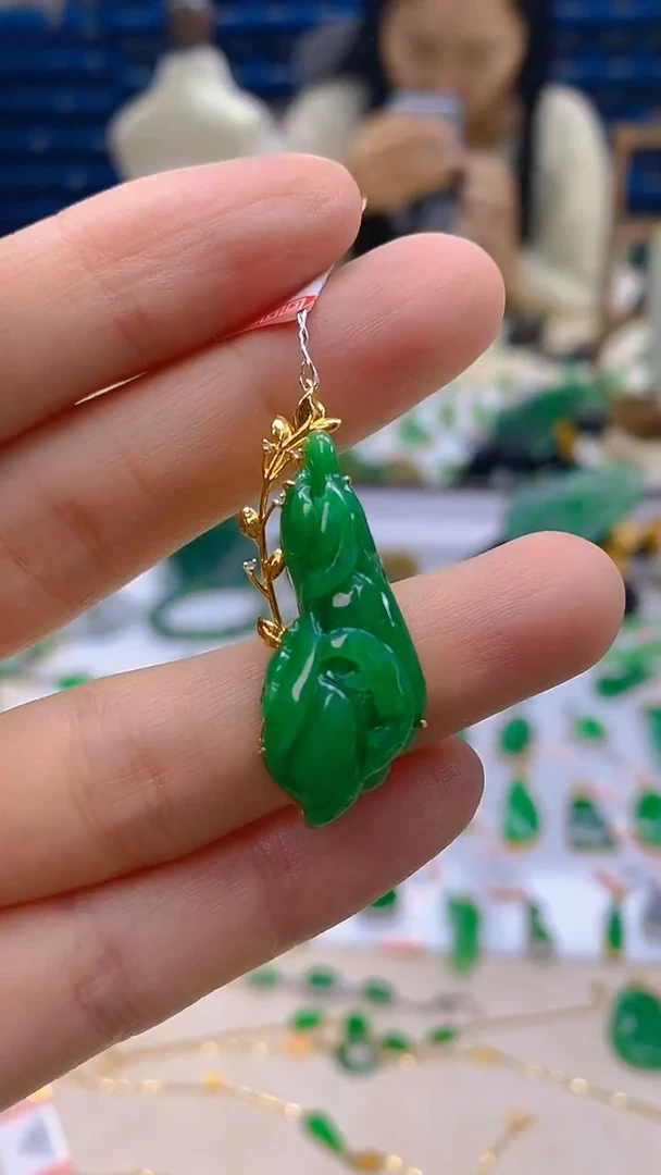 颈饰18K金镶嵌翡翠新号开播 全场乱卖