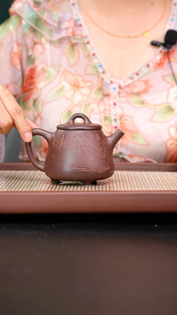 茶壶紫砂四号井底槽青高石瓢刻绘山水240cc朱启华