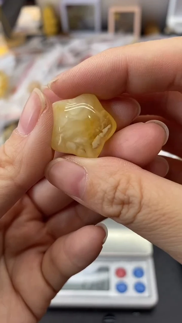 琥珀未镶嵌珠宝奇石388