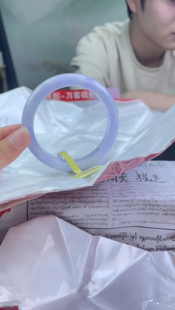 翡翠手镯未镶嵌1翡翠手镯