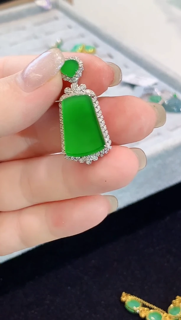 翡翠18K金镶嵌吊坠(不含链)BSY9