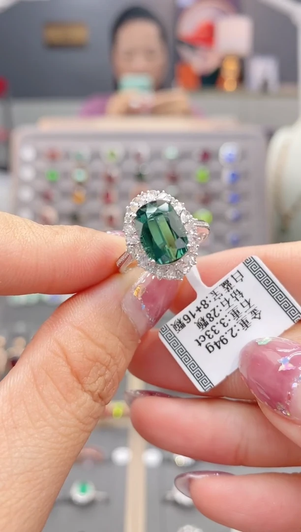 碧玺戒指18K金镶嵌3.33