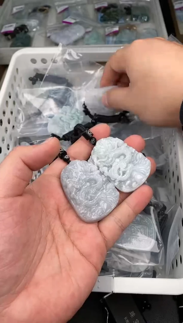 【闪购商品】翡翠颈饰未镶嵌  多样性发其一