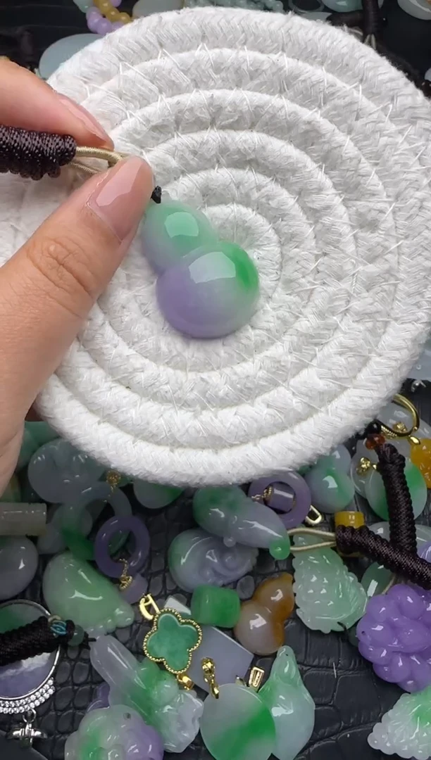 颈饰未镶嵌翡翠缅甸翡翠吊坠