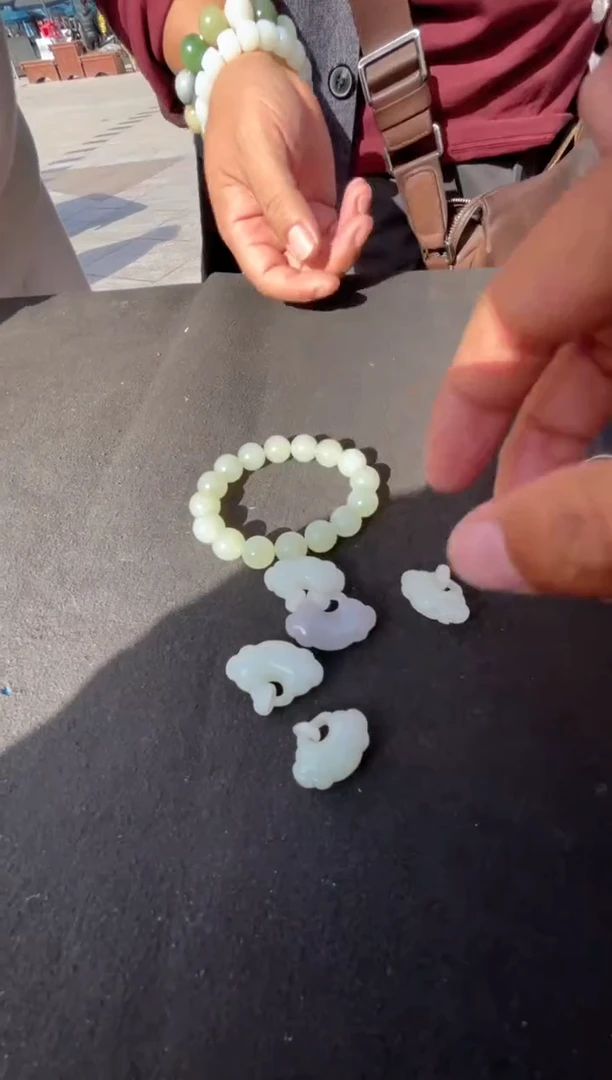 未镶嵌和田玉挂件和田玉