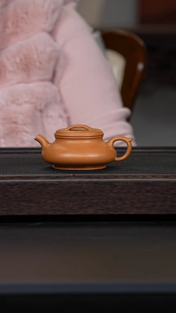 【闪购商品】紫砂茶壶老宕口黄金段诵金