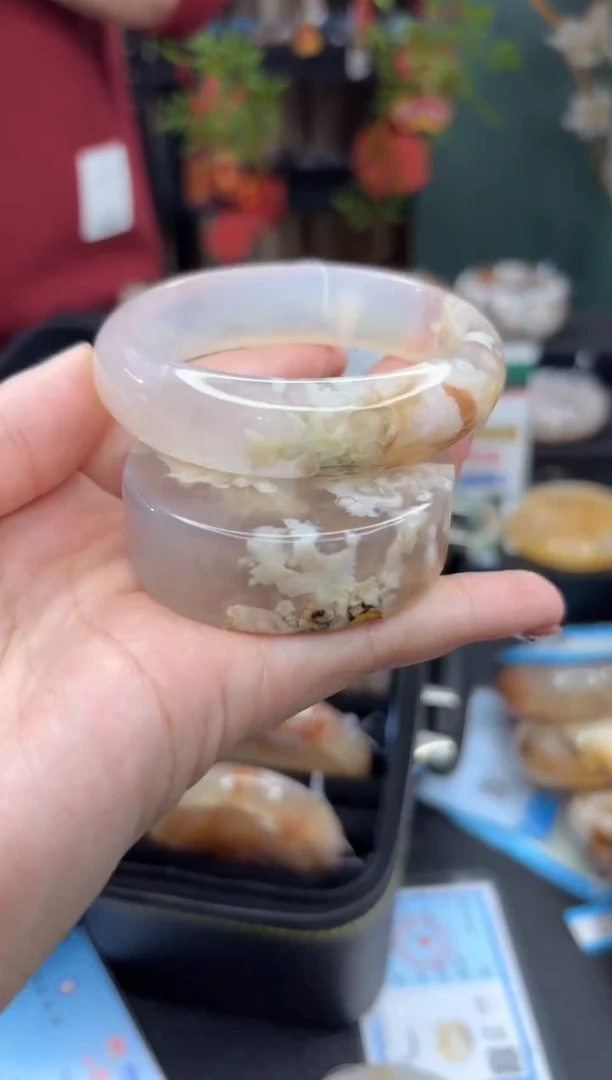 【闪购商品】石英质玉手镯未镶嵌660（56圈赠送镯心）