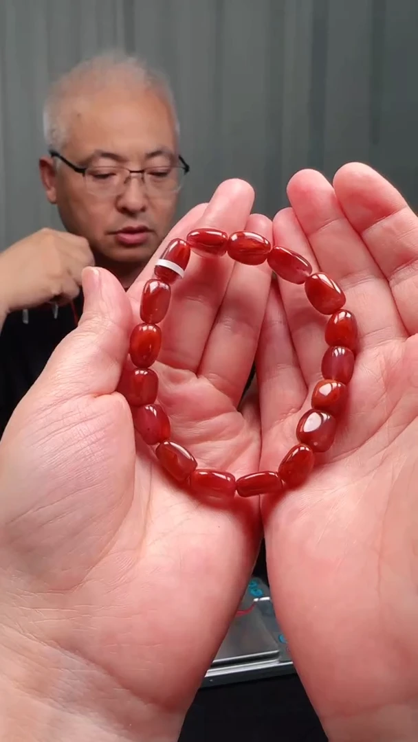 南红玛瑙多样性发一件未镶嵌8mm原矿九口随型手串