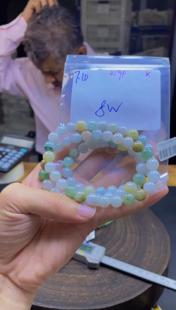 定制翡翠未镶嵌珠串