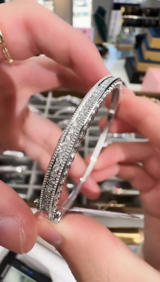 【闪购商品】钻石手镯18K金镶嵌k白手镯17.75g
