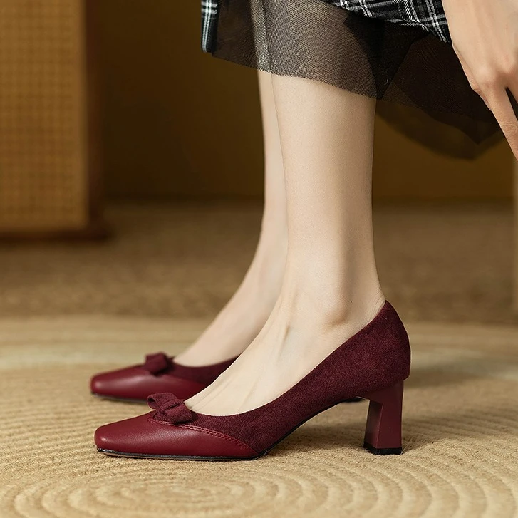 复古法式小高跟鞋女2025年新款春季方头红色婚鞋粗跟气质时尚单鞋