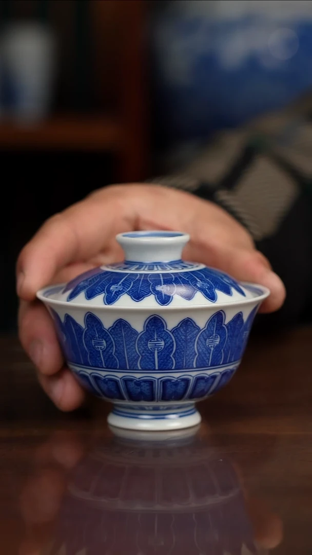 晓月窑青花芭蕉叶盖碗