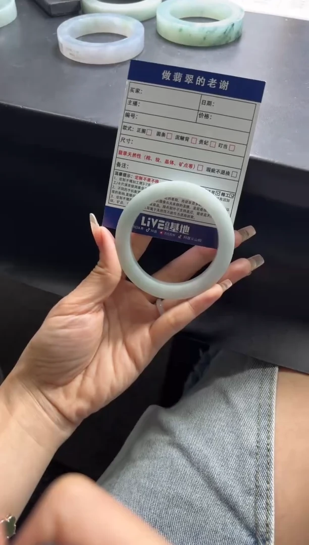 未镶嵌手镯定制翡翠农***难定制手镯不退不换