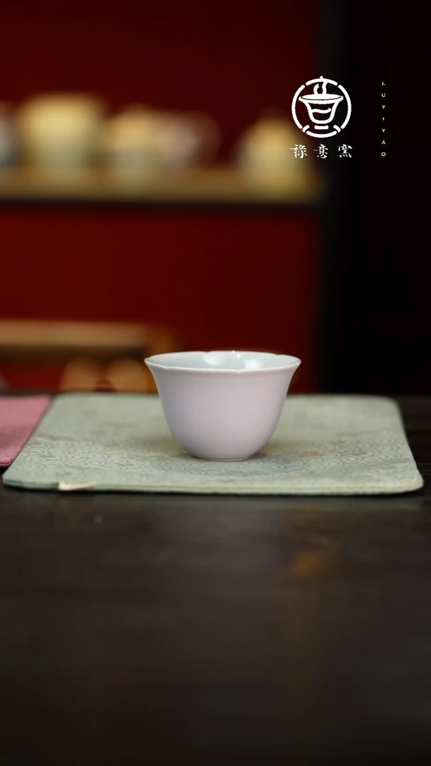 禄意窑紫色葵口杯