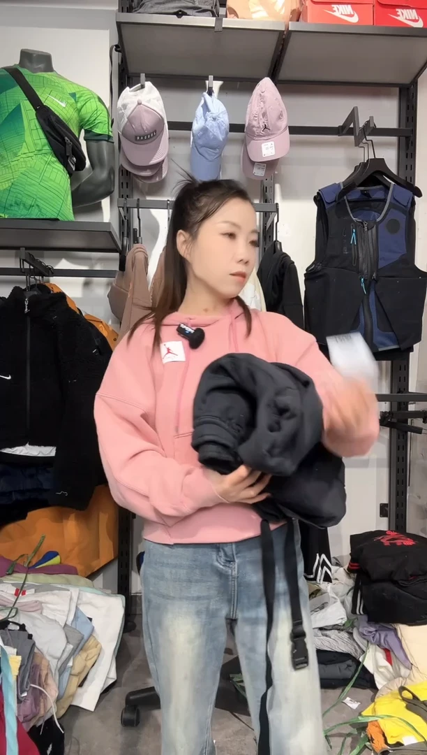 E****?1208编码 瑕疵款直播间过款为准 尺码    身高