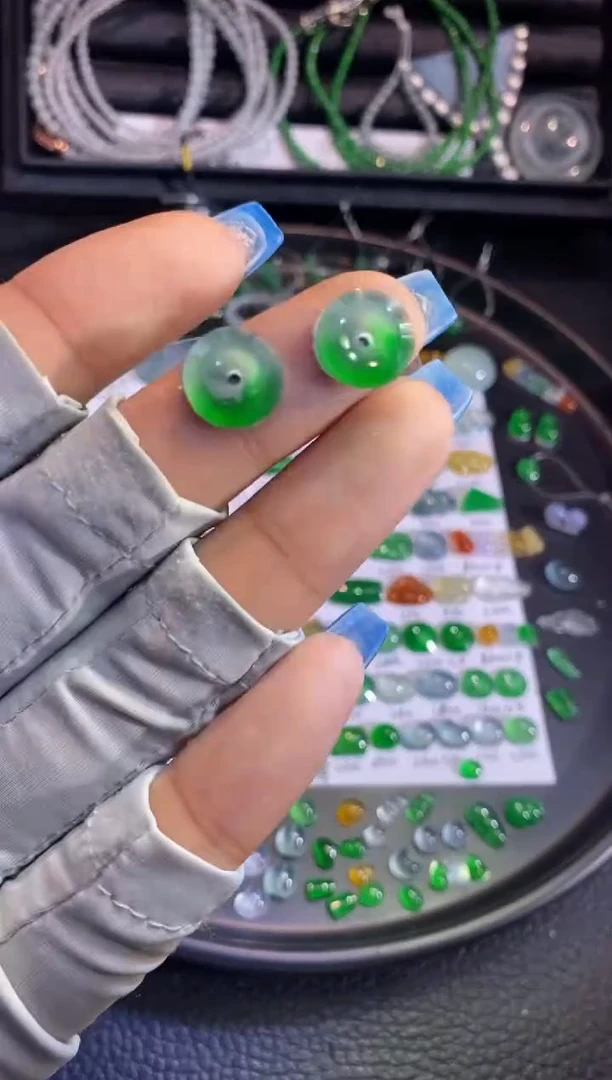 翡翠挂件未镶嵌扣