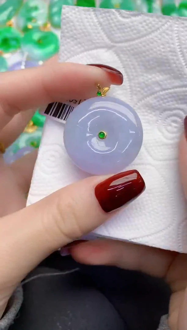 颈饰18K金镶嵌翡翠缅甸天然翡翠A货