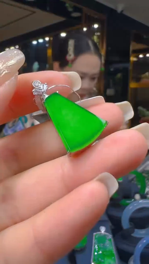 吊坠(赠链)银S925镶嵌翡翠042（多样性发其一）