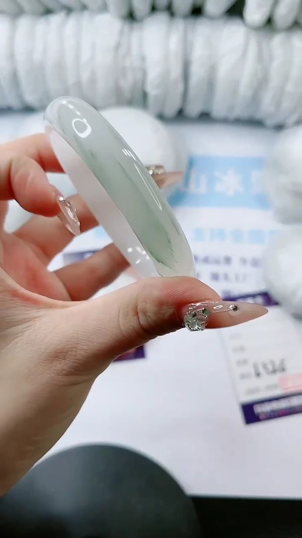 【闪购商品】石英质玉手镯未镶嵌多样性发货L326