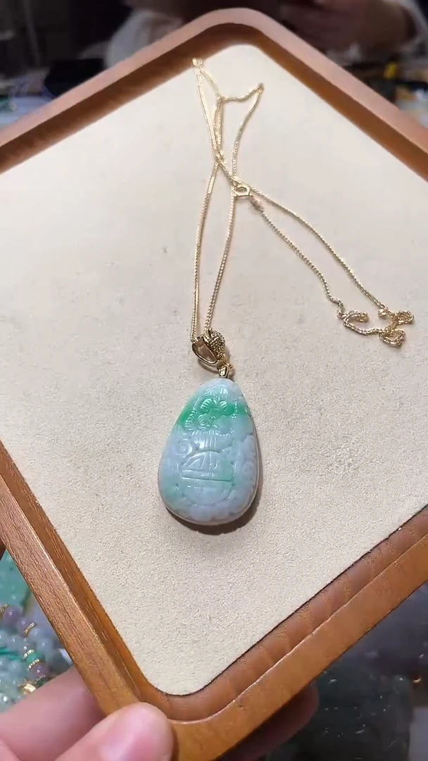 【闪购商品】翡翠颈饰未镶嵌吊坠