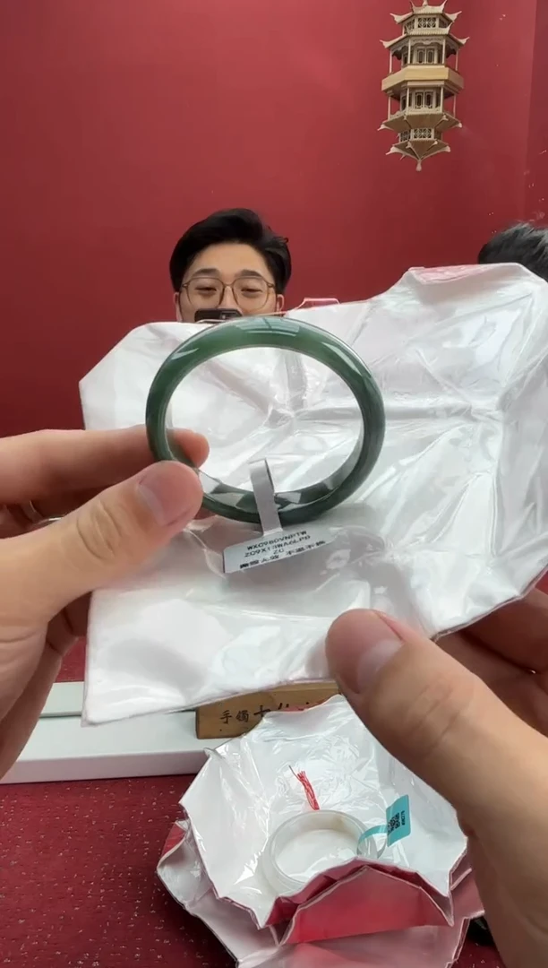 翡翠手镯（贵妃镯）未镶嵌8手镯