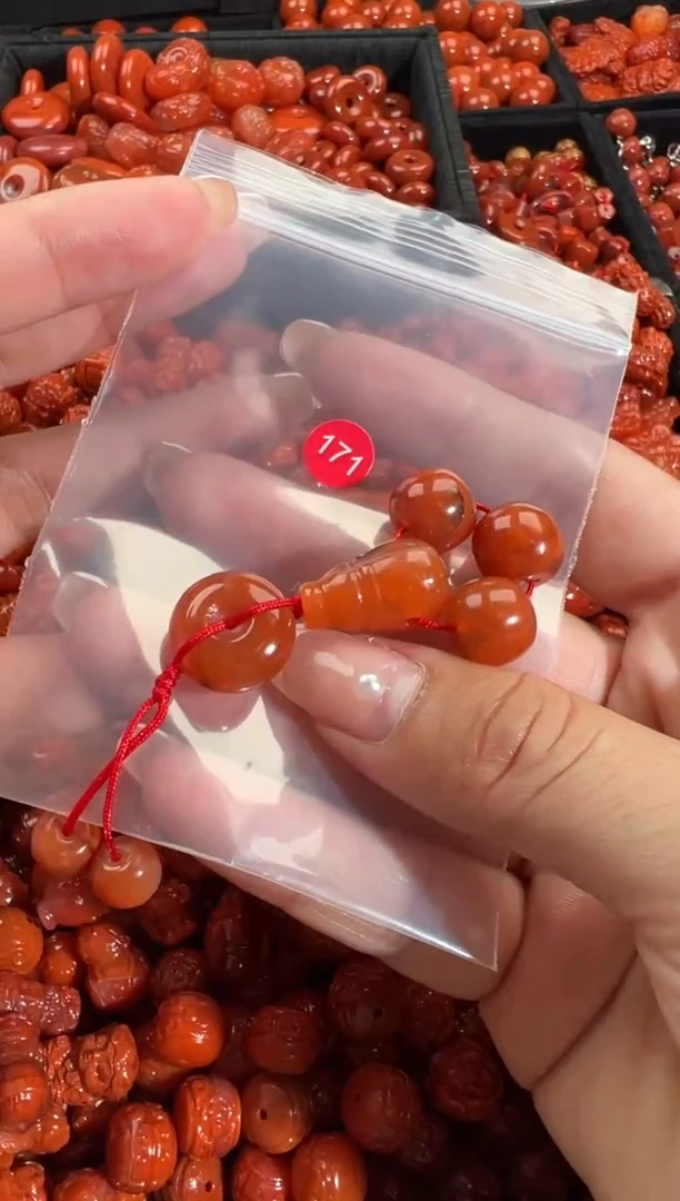 颈饰未镶嵌南红玛瑙1