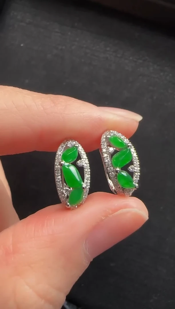 【闪购商品】翡翠耳环18K金镶嵌445随形一对