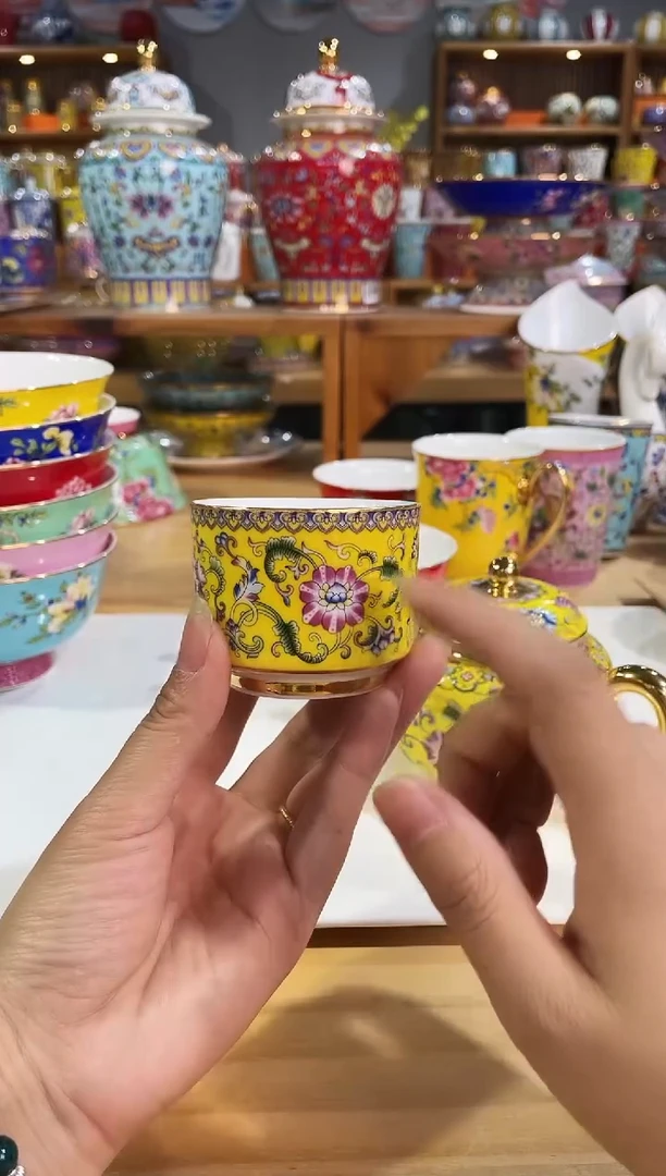 瓷片景德镇珐琅彩缠枝莲马蹄杯