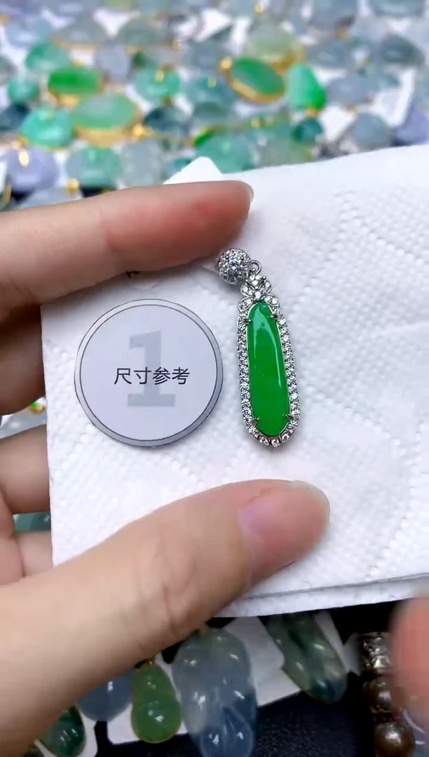 颈饰银S925镶嵌翡翠天然A货翡翠