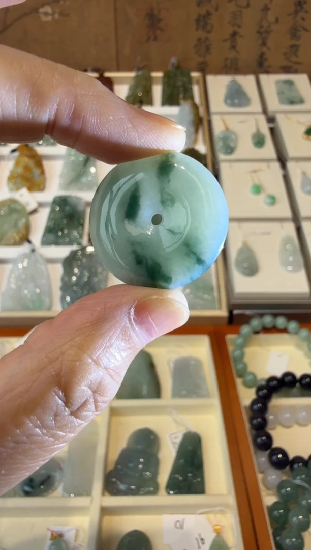 翡翠挂件未镶嵌A货翡翠多样性孤品