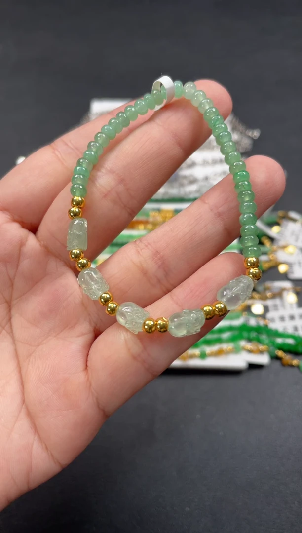 套链足金镶嵌翡翠一条  P529